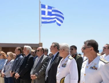 Π. Καμμένος: «Κανείς δεν μπορεί να απειλήσει την πατρίδα μας και δια του Ναυτικού» (φωτό)